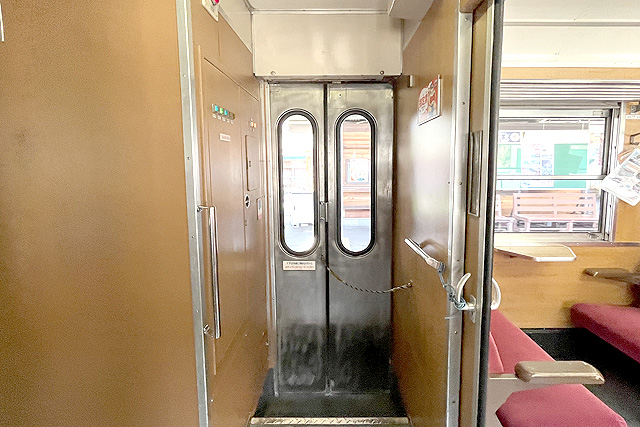 秩父鉄道12系客用ドア